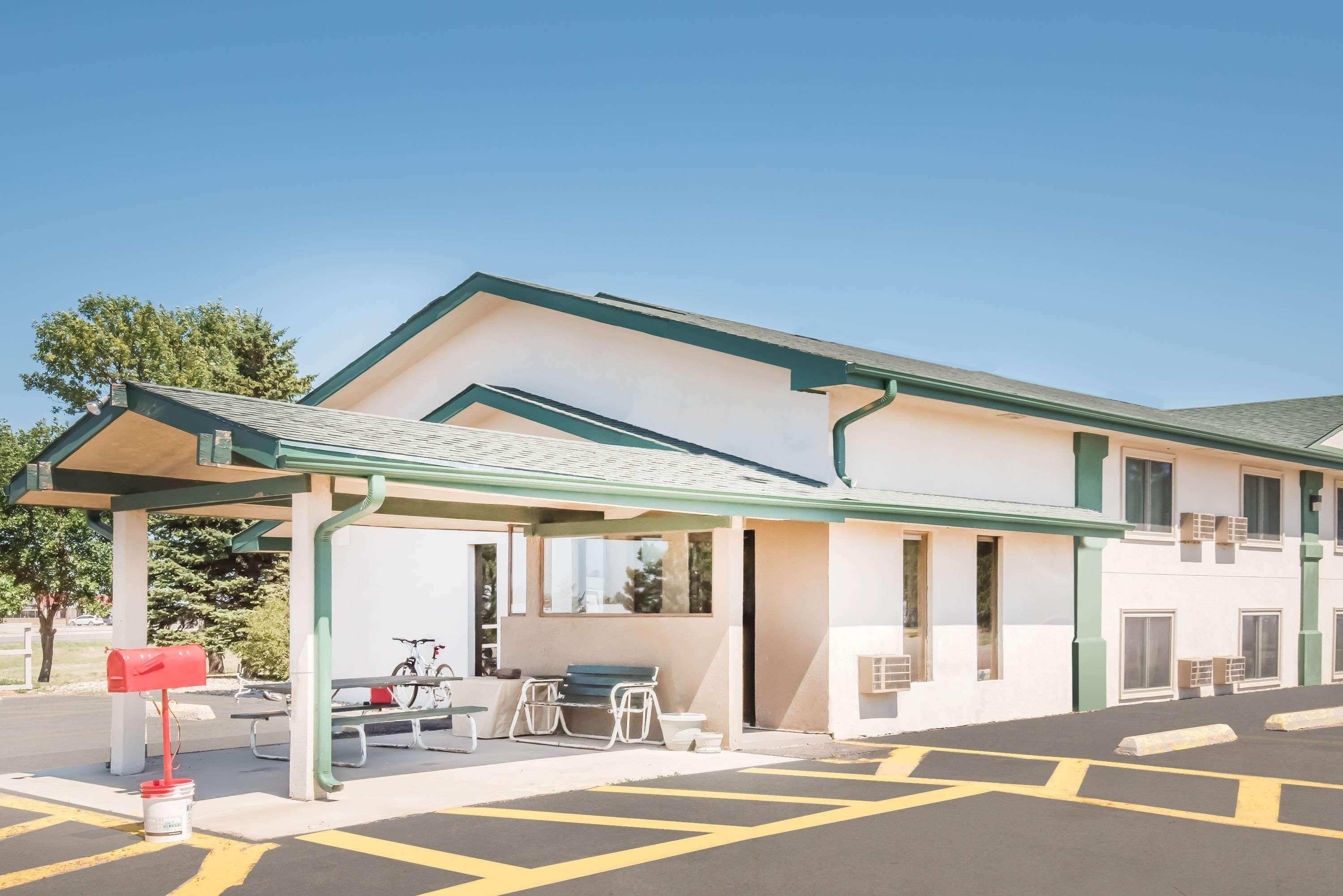 Super 8 By Wyndham Miller Hotel Luaran gambar